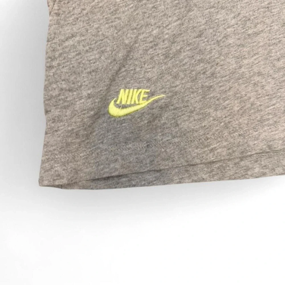 Nike men pink